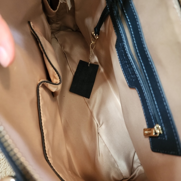 Genuine Leather Danier Top Handle Purse In A Dark Blue almost Black - Picture 4 of 13